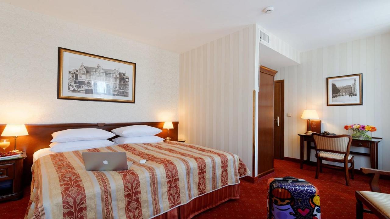 Hotel Wolne Miasto Old Town Гданск Екстериор снимка