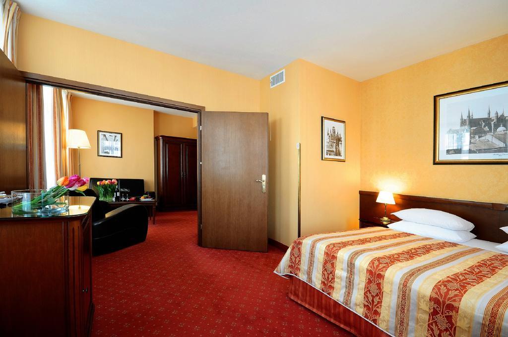 Hotel Wolne Miasto Old Town Гданск Екстериор снимка