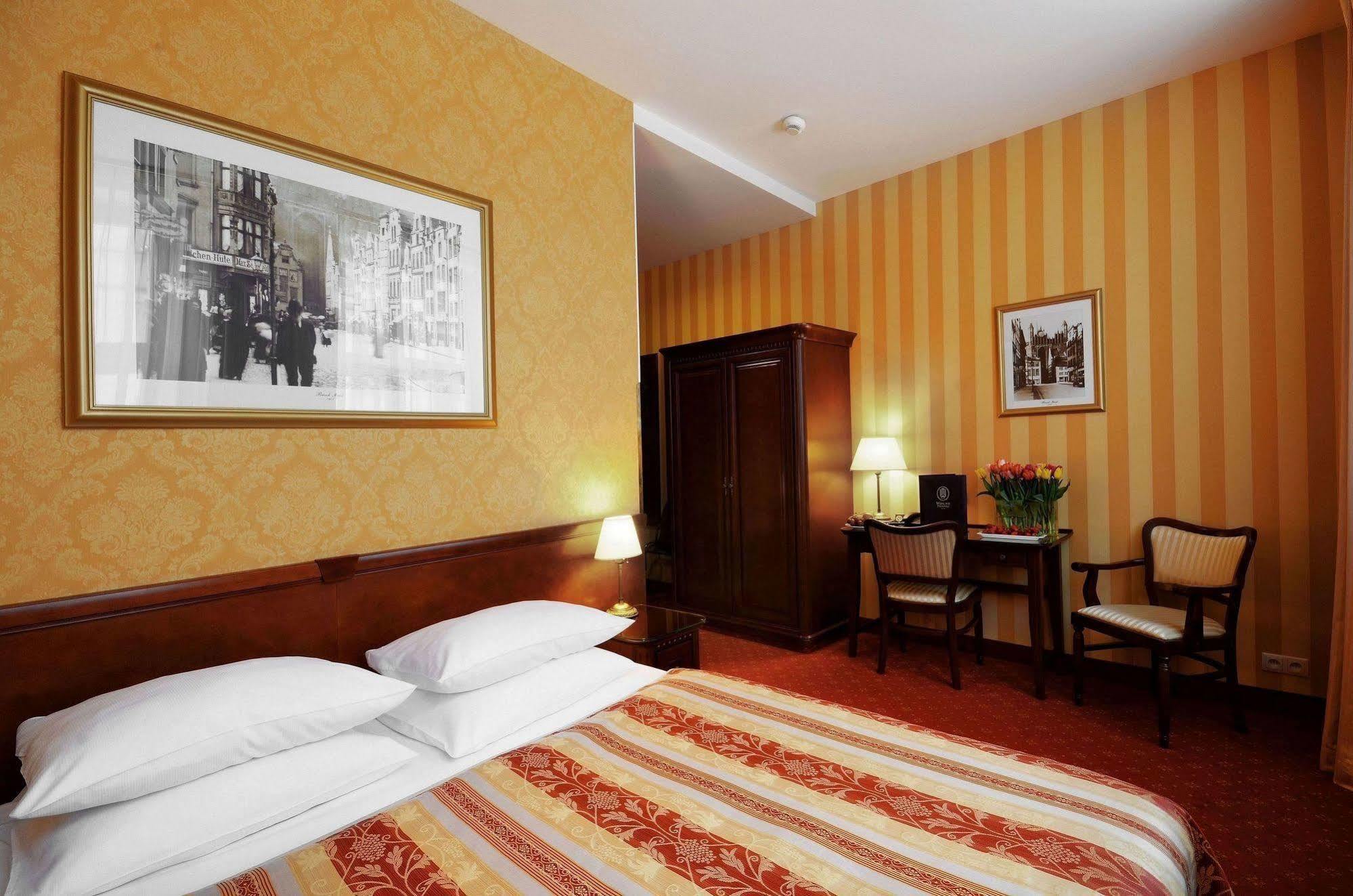 Hotel Wolne Miasto Old Town Гданск Екстериор снимка