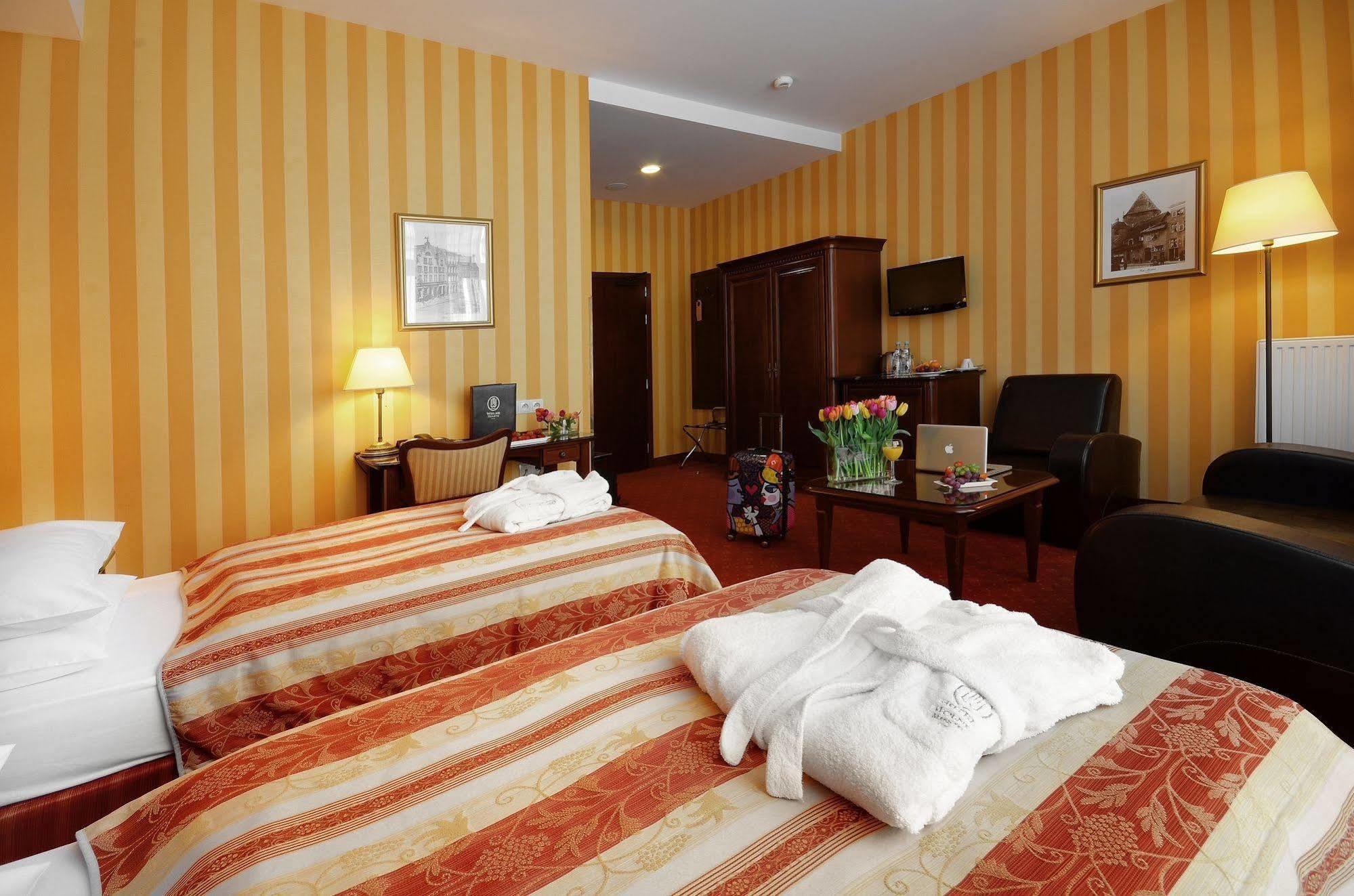 Hotel Wolne Miasto Old Town Гданск Екстериор снимка